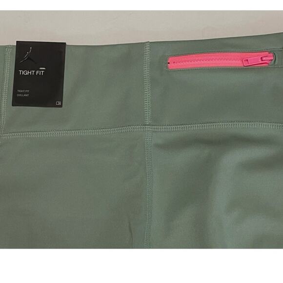 Jordan‎ Women's Activewear Performance Essential Tight Fit 7/8 Legging  X Small - Picture 9 of 13